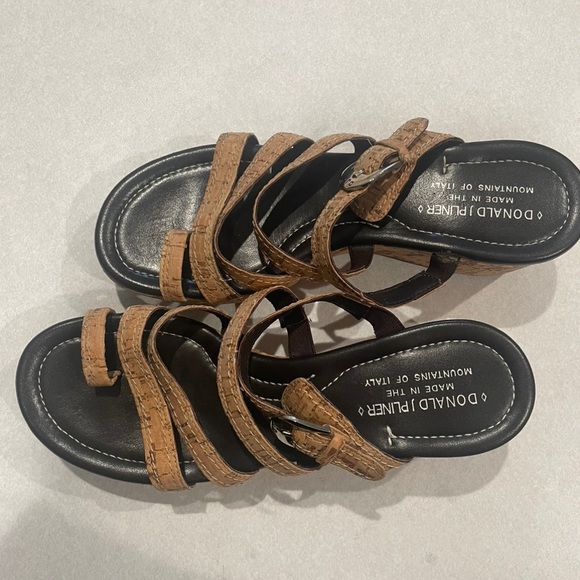 Donald J. Pliner Shakia Women’s Size 8 Strappy Tan Cork Wedge - Picture 5 of 8